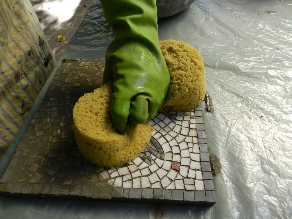 брекчия из плитки