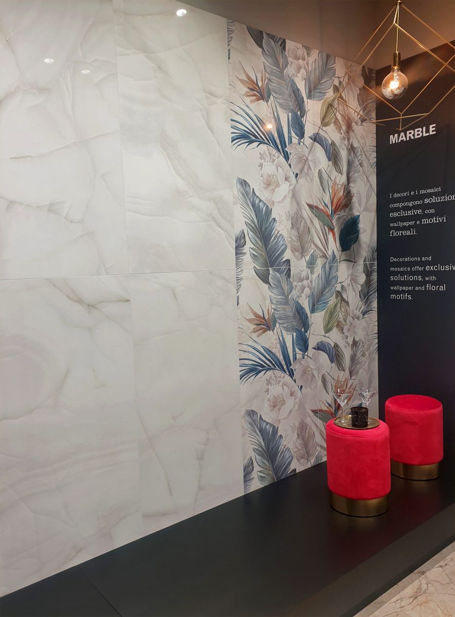 керамическое панно с растительным рисунком