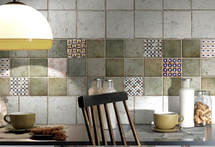 КРАСИВЫЙ ФАРТУК НАД РАБОЧЕЙ ЗОНОЙ КУХНИ