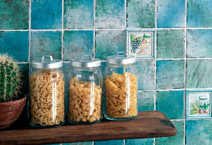 КРАСИВЫЙ ФАРТУК НАД РАБОЧЕЙ ЗОНОЙ КУХНИ