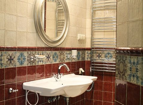 Ванная комната в испанской плитке